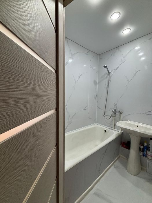 Продам 2 ух.комн кв район Абди Компани