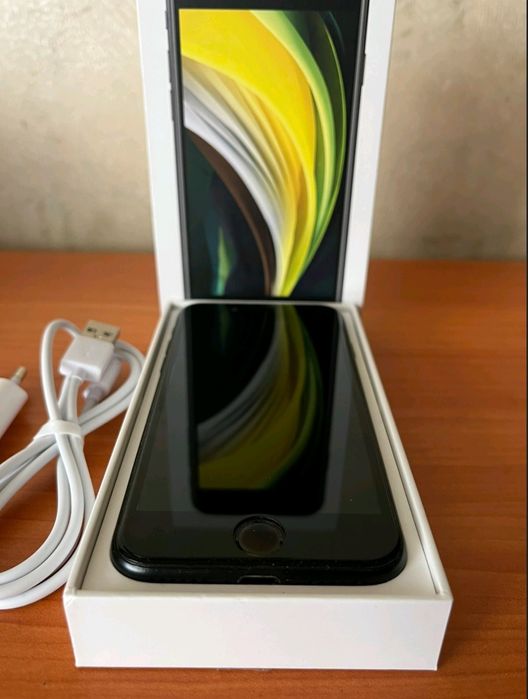 Айфон/IPhone  SE 2020 64 GB