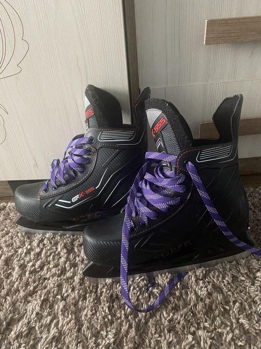 продам коньки с регулированик размера