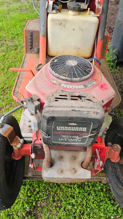 Tракторна косачка с двигател Briggs & Stratton Vanguard 16HP V-Twin - ЗА ЧАСТИ