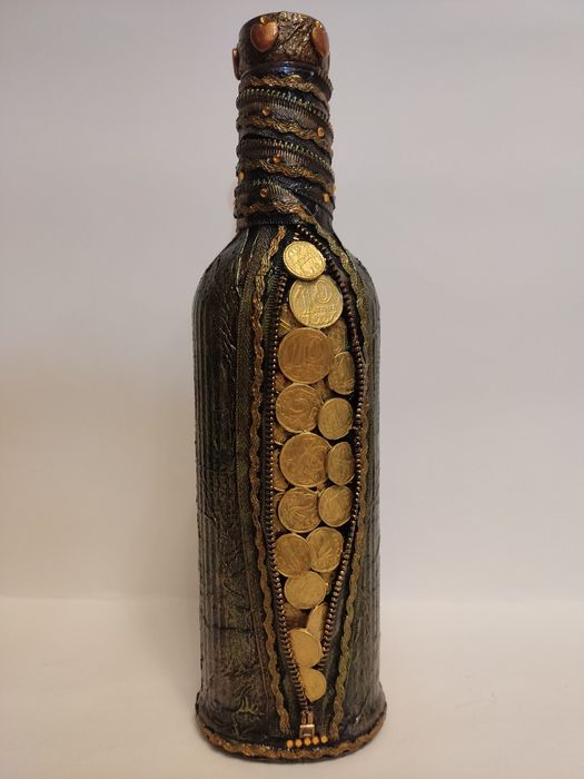 Продам бутылки декоративные