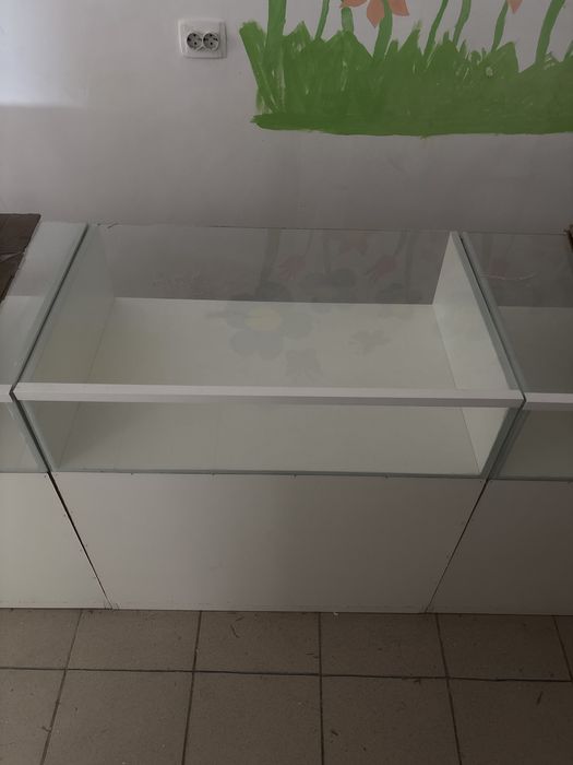 Продам   витрины