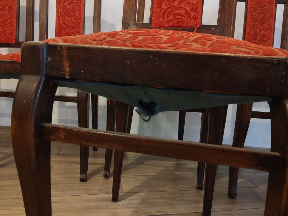 Set 8 scaune clasice - necesita recondiționare