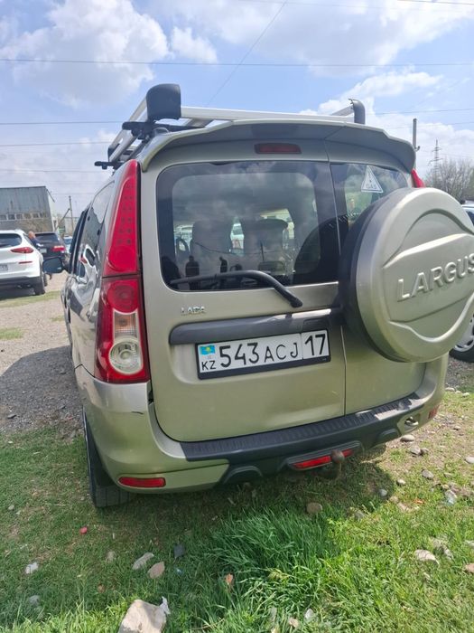 Продам Lada Largus 2014 г. 16 кл. (Рено мотор),