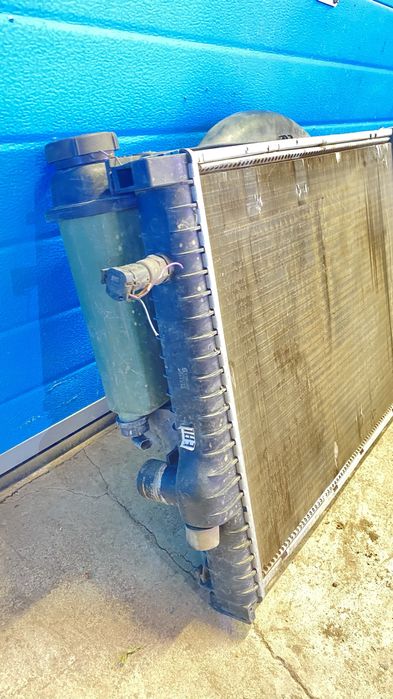 Продам радиатор бмв е36