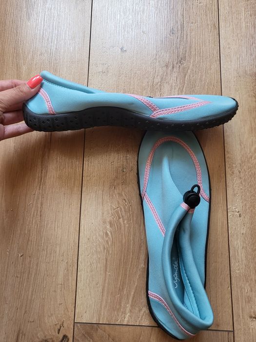 Дамски акваобувки