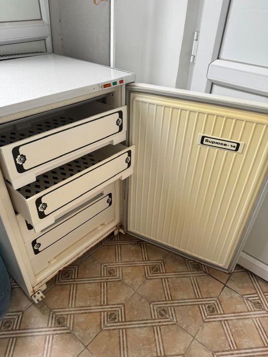 Продам морозильную камеру