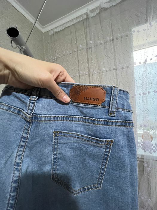 Джинсовые брюки.