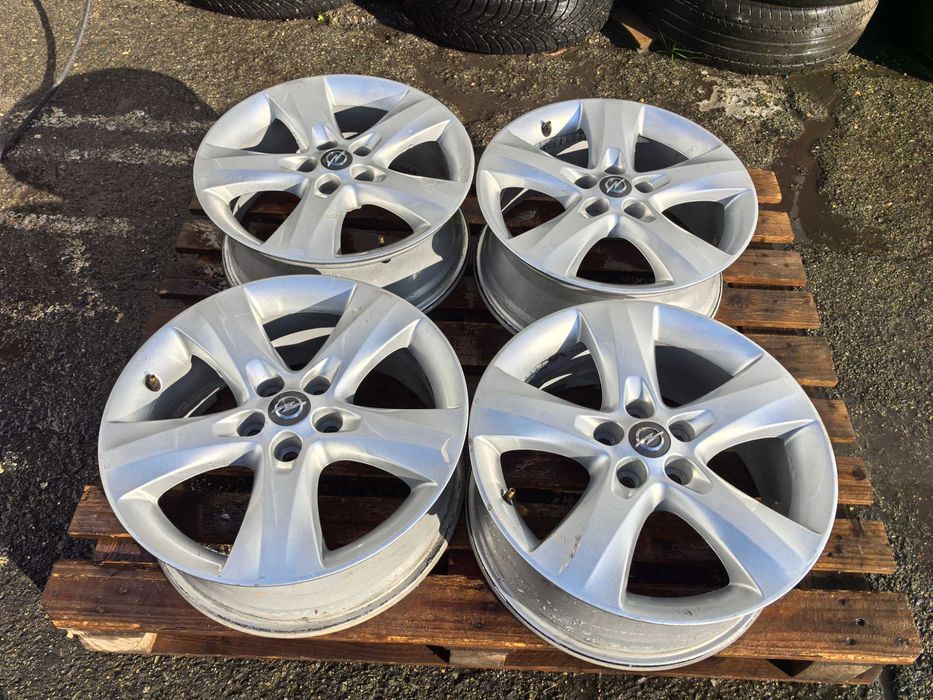 17 цола 5 х 105 мм Опел / Шевролет - 7 Инча / ЕТ 42 - Като нови !