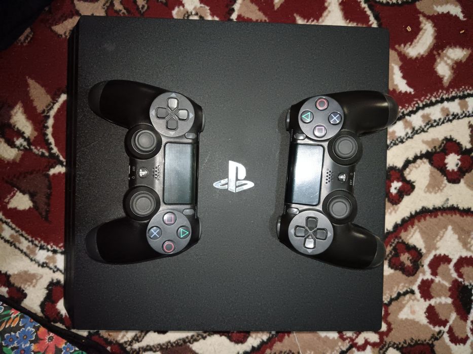 Playstation 4 pro sotila! Ps 4pro sotiladi.