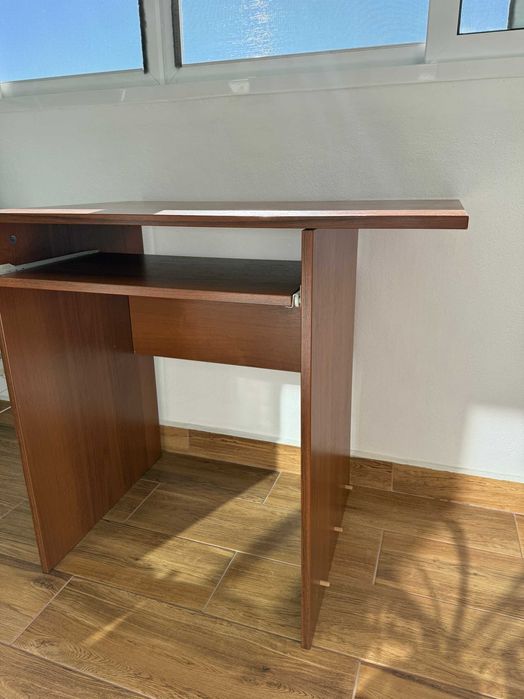 Ученическо бюро използвано