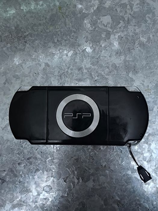 Psp2000 прошитая, в хорошем состоянии