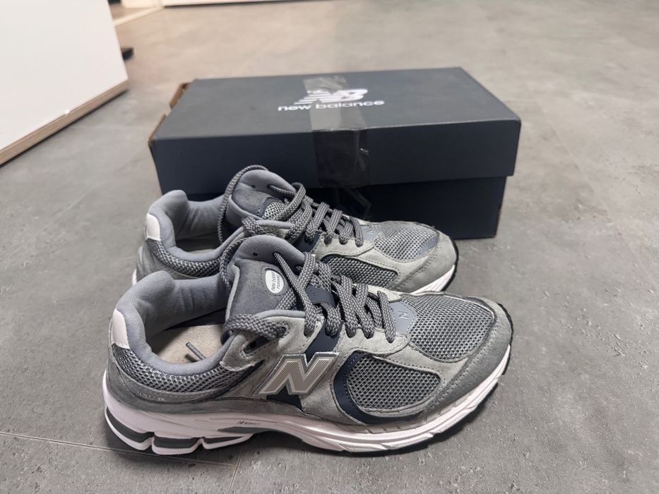 New Balance 2002R
