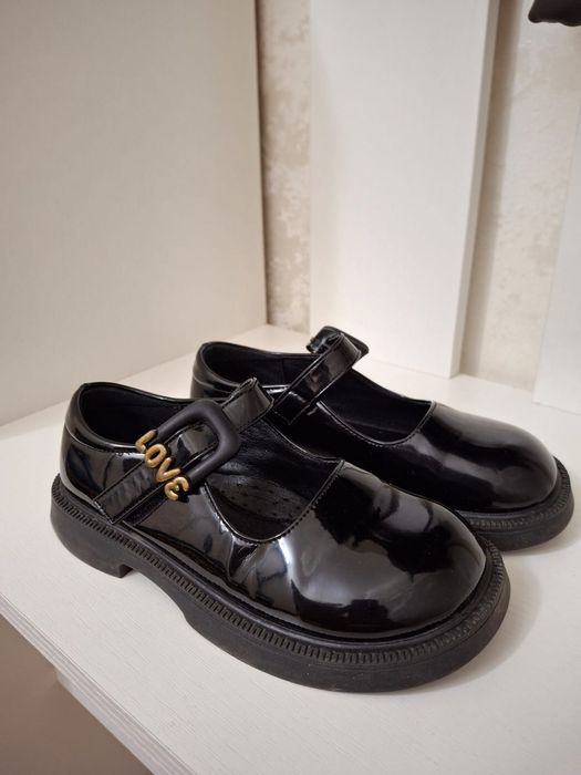 Продам туфли 32 размер детская