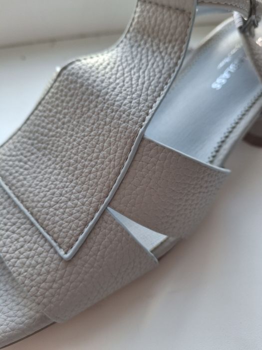 Продам туфли новые