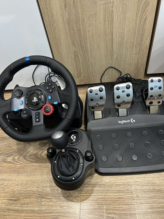 Logitech g29 Driving Force със скоростен лост