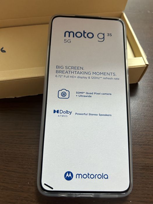 Продавам чисто нов телефон Моторола