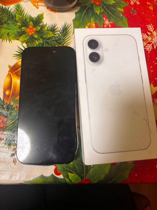 Vând placă de bază și baterie iPhone 16