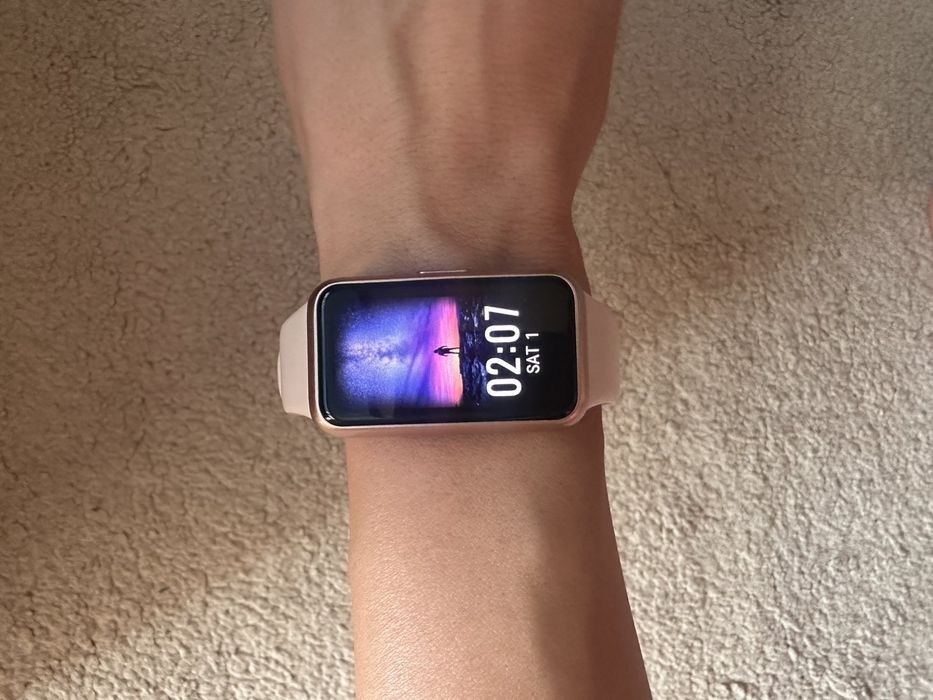 Смарт гривна Huawei Band 7
