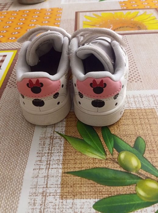 Маратонки на Адидас за момиче