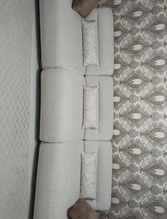 Срочно продам новый диван