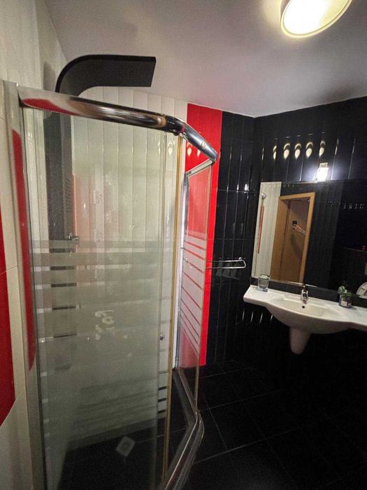 Дава се под наем Многостаен апартамент в Пловдив, Кършияка - 153 кв.м за 1500 € - Снимка #15