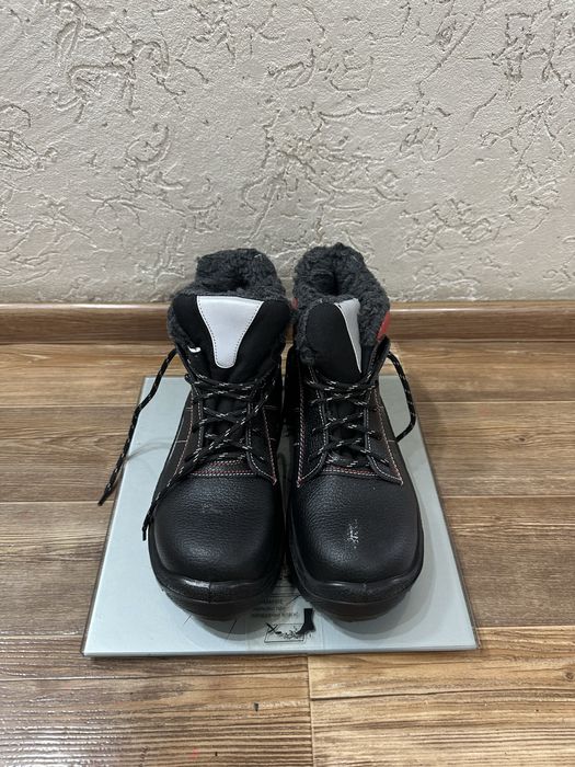 Ботинки СПЕЦОБУВЬ. новые , ЗИМА. РАЗМЕР 41.