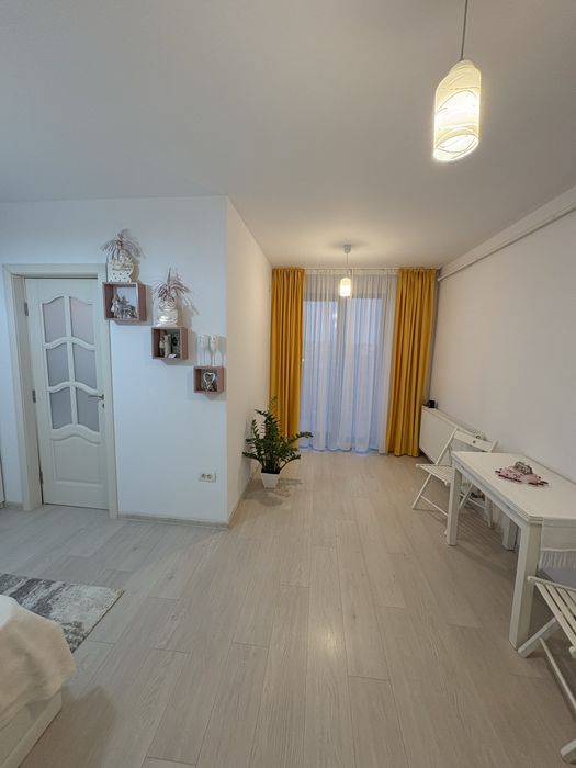 Vând garsonieră!!!