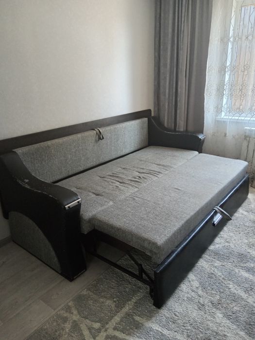 Продам диван-стол