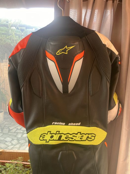 Продавам Цял Кожен Екип Alpinestars GP Plus V3 (Размер 52) и Ботуши Alpinestars SMX Plus V2 43