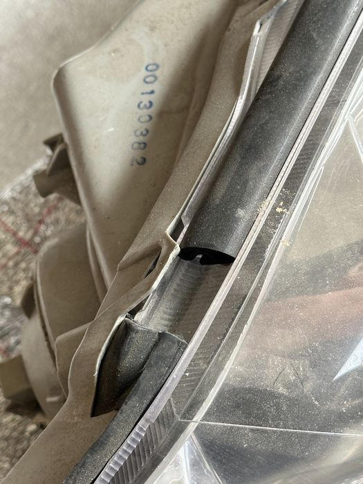 Продам правую фару камри 35