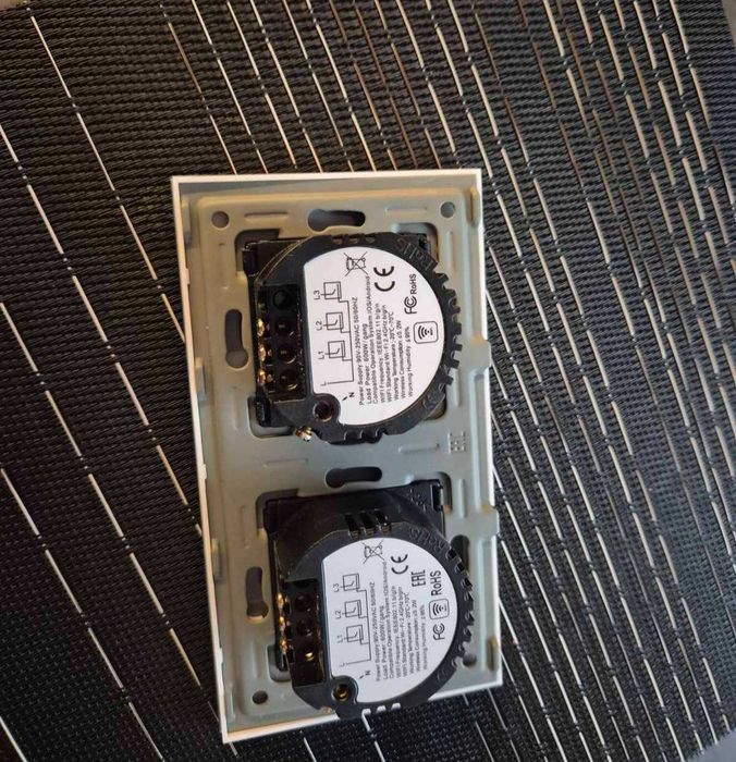 Сензорен панел, изработен от стъкло, с 4 бутона 2+2,