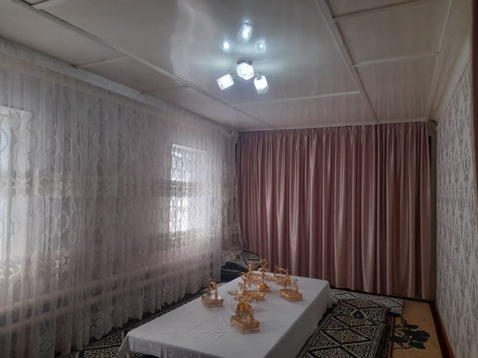 Ташкент вилоят бостонлих тумани абаида  6 хонали уи ва 2 хона времена