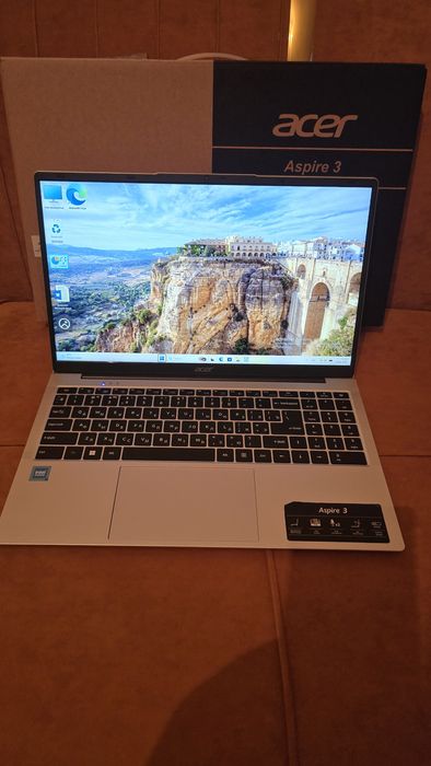 Новый ноутбук асер.