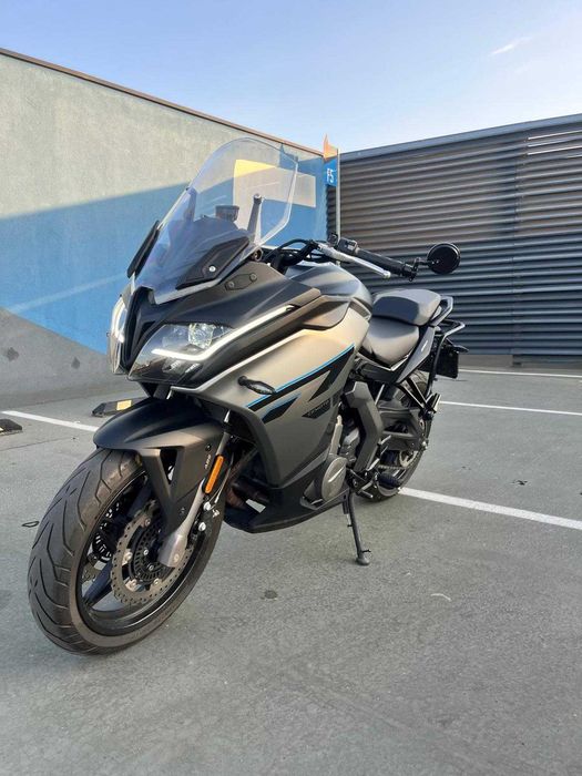motocicletă CFMOTO 650 GT