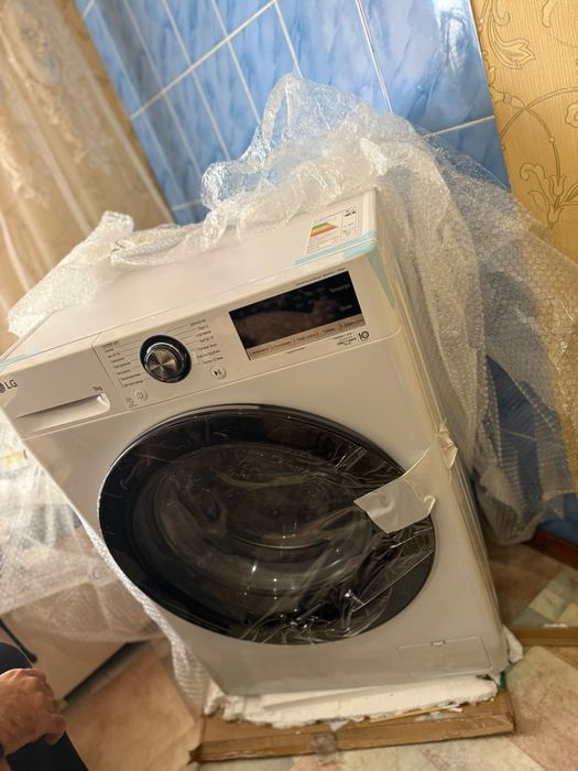 Продам машинку автомат новую