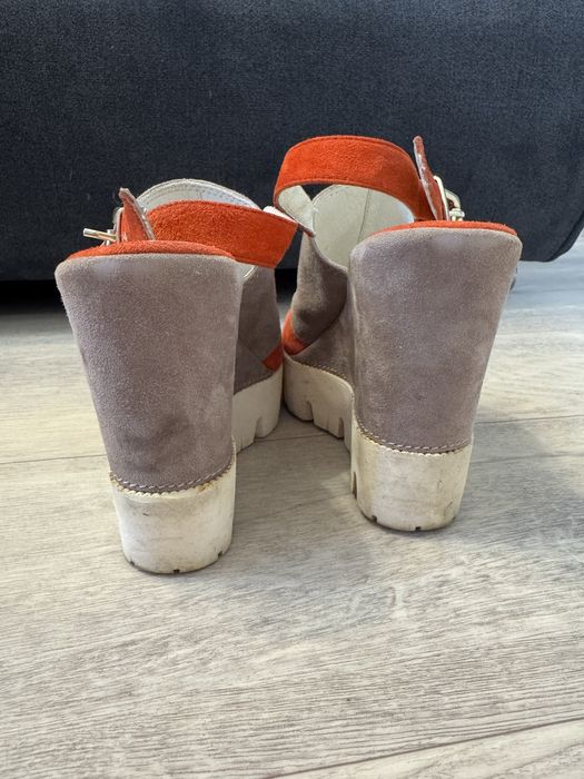 Продаю босоножки на платформе