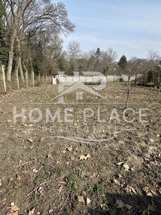 Парцел 1250 кв.м. с постройка в м-ст Боровец Север