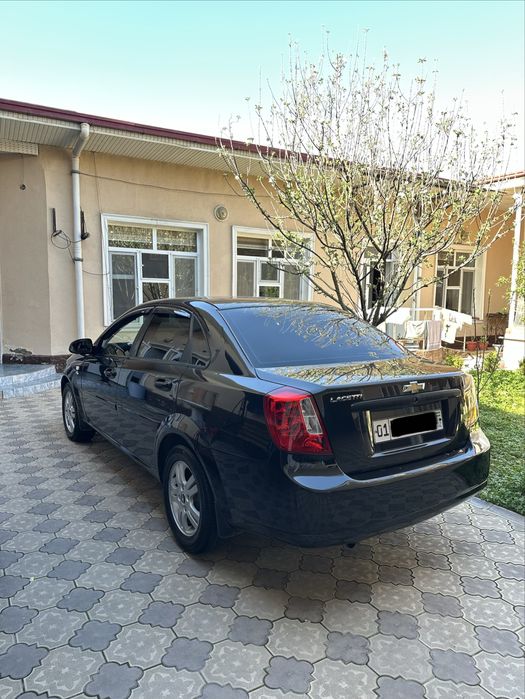 Lasetti 2013 1.8L mexanika Qora rangda srochna sotiladi