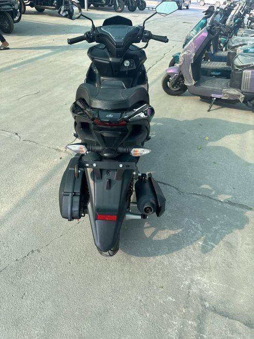 X Max skuter sotiladi