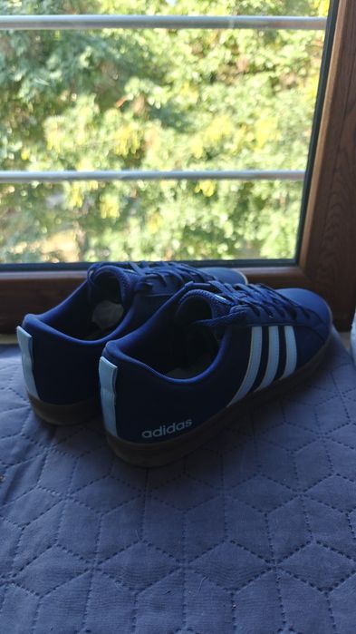 Обувки Адидас в отлично състояние