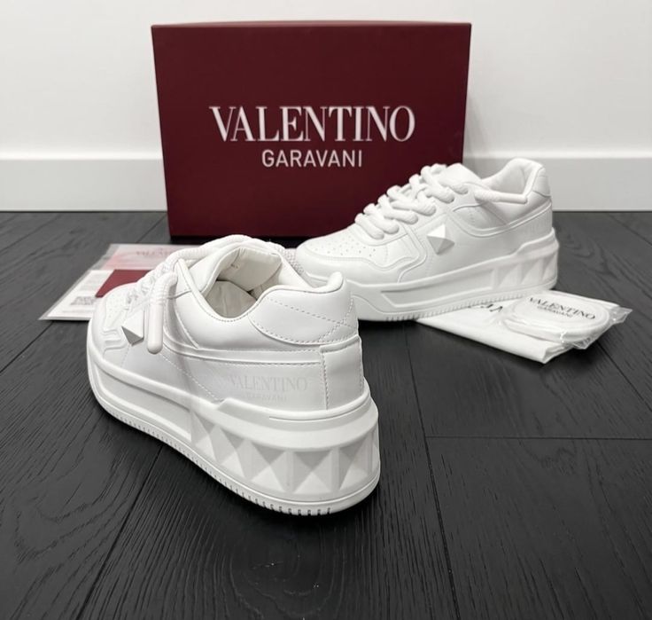 Adidasi Valentino negri/albi