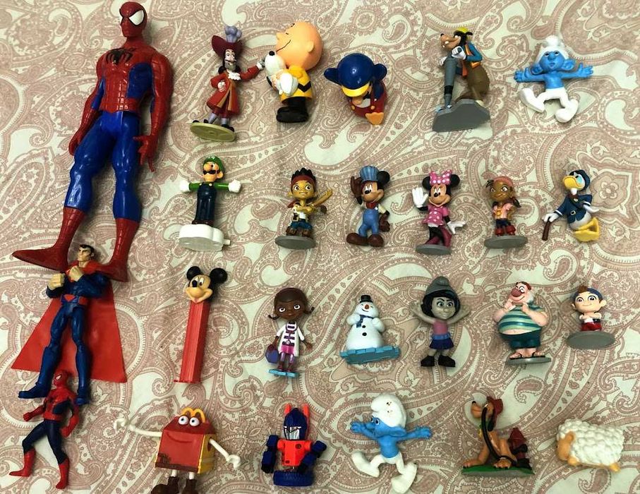 25 Figurine diverse