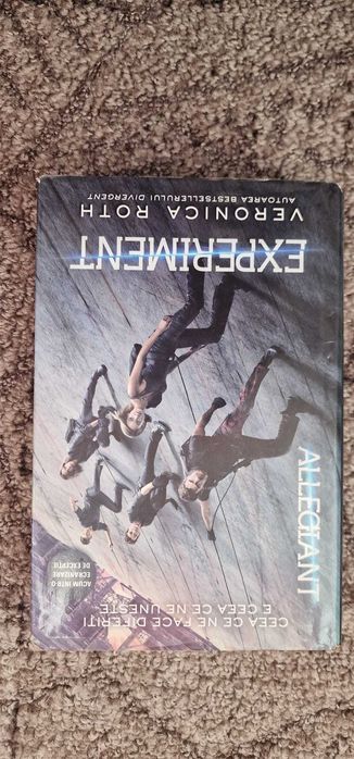 Vand diverse serii de carti