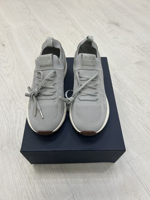 Обувь от Dior B80