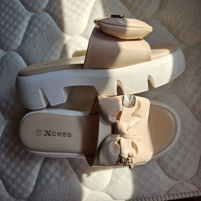 Дамски кожени чехли XCESS,38номер,15€.Нови.