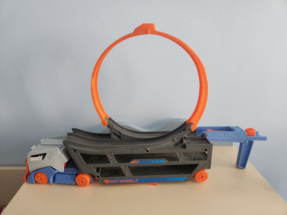 Камиони Hot wheels