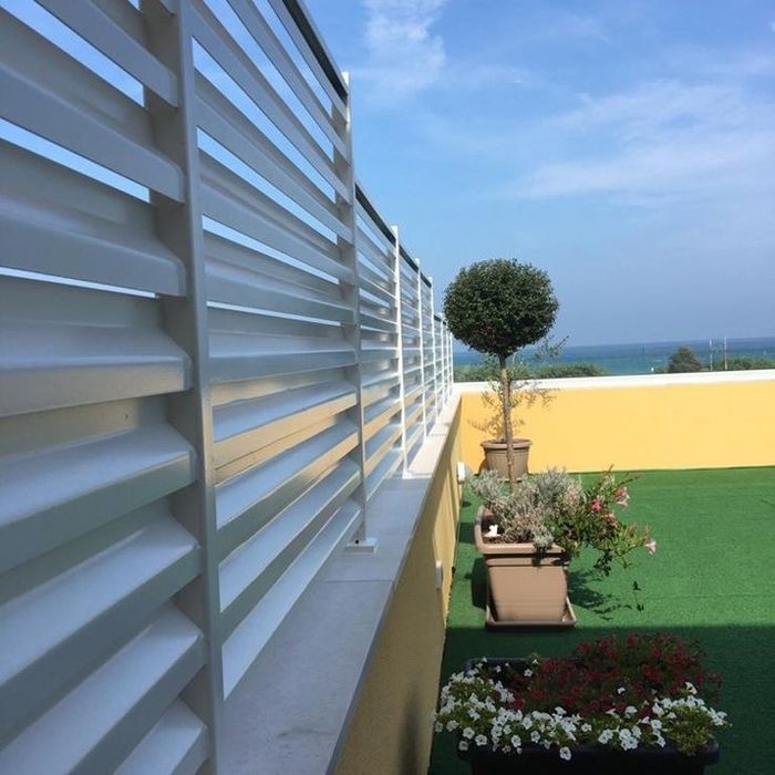 Заборы жалюзи из металла. Design.Metall.company 350.00. м2