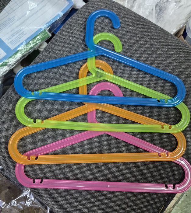 Продам вешалки детские