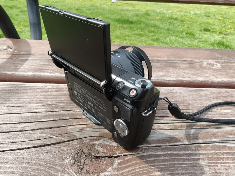 Sony NEX F3 + обектив 27mm/F2.8